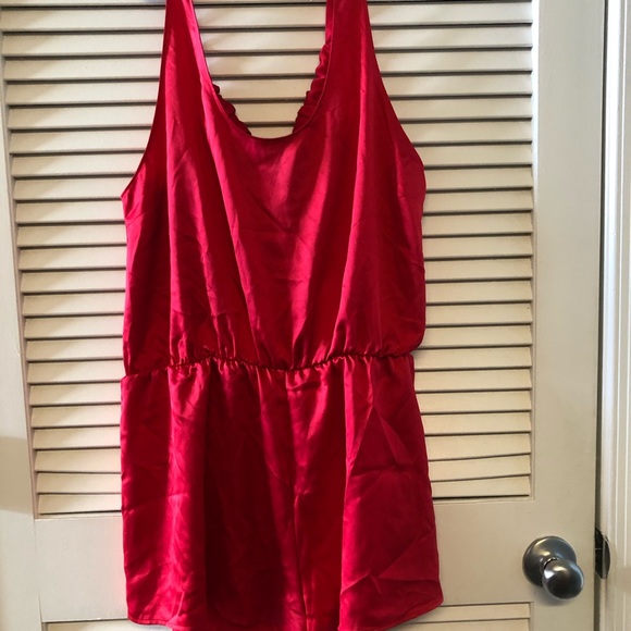 Victoria’s Secret red romper with bow tie shortalls M NWOT VS nightie - Picture 1 of 12